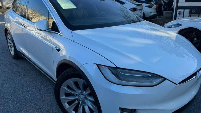 TESLA MODEL X 2019 5YJXCAE26KF197122 image